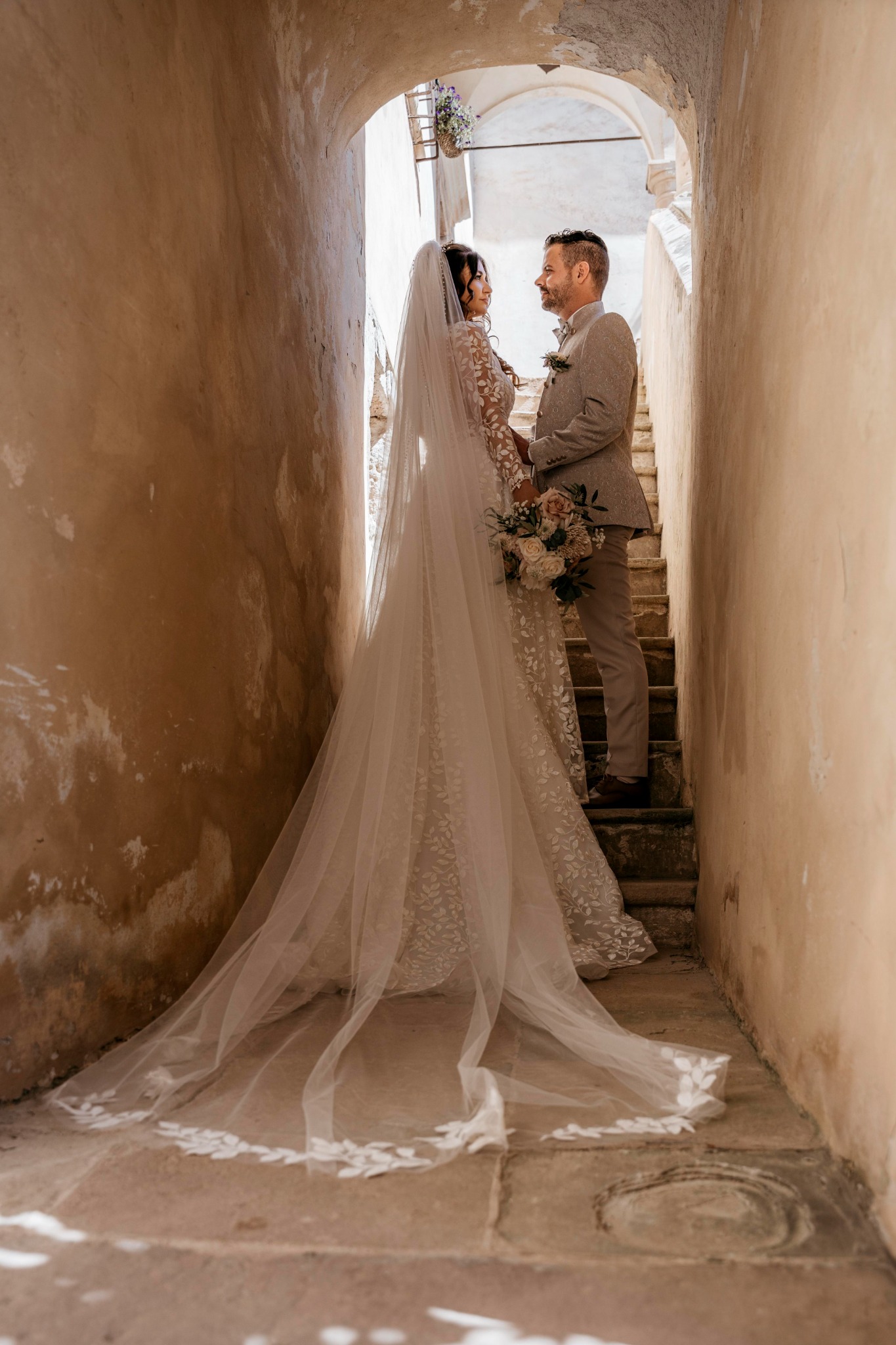 Daniela e Ralph nell’antico passaggio della tenuta