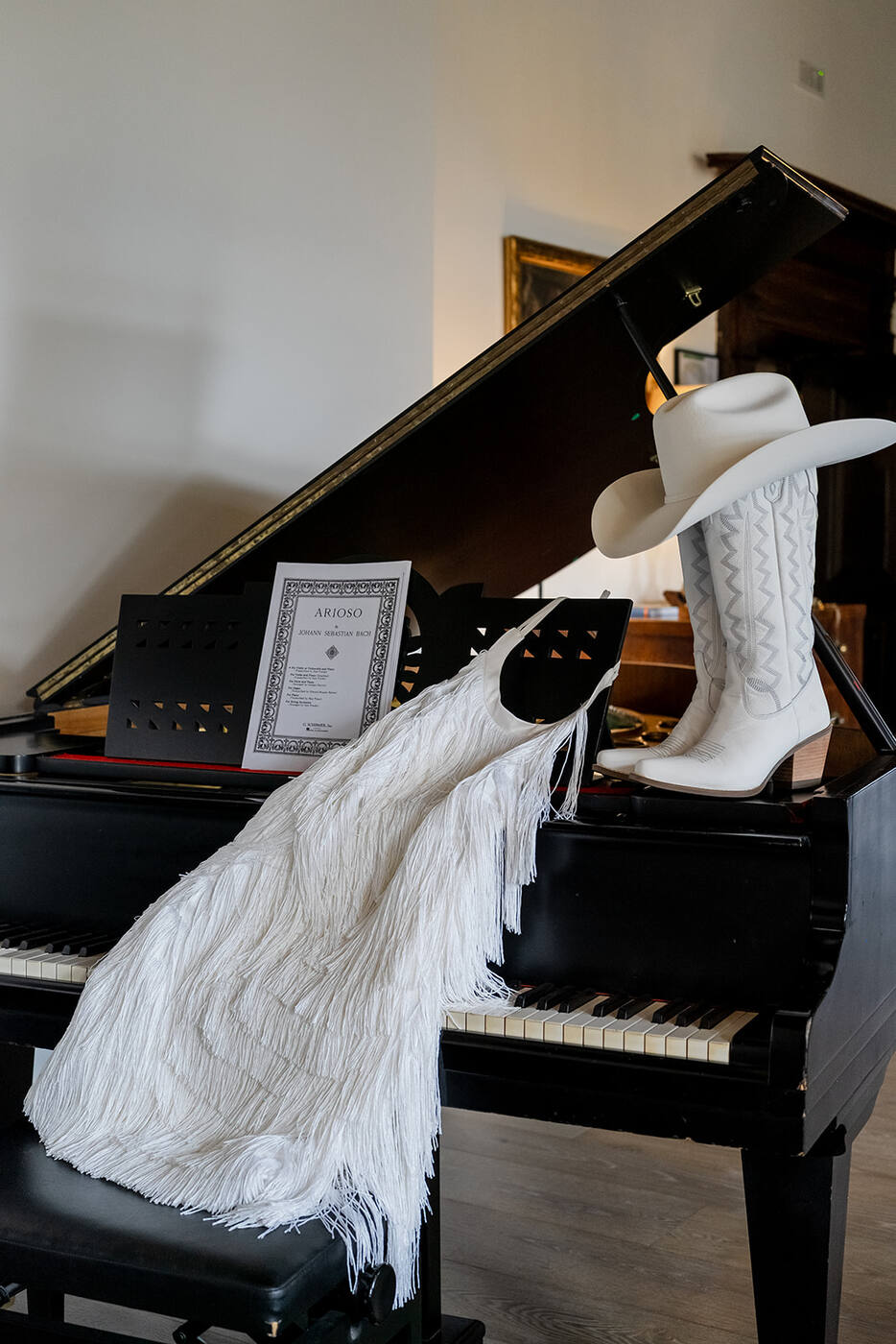 Martina al pianoforte prima della cerimonia