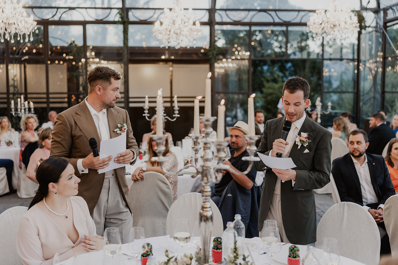 Un discorso durante la cena nell’Orangerie
