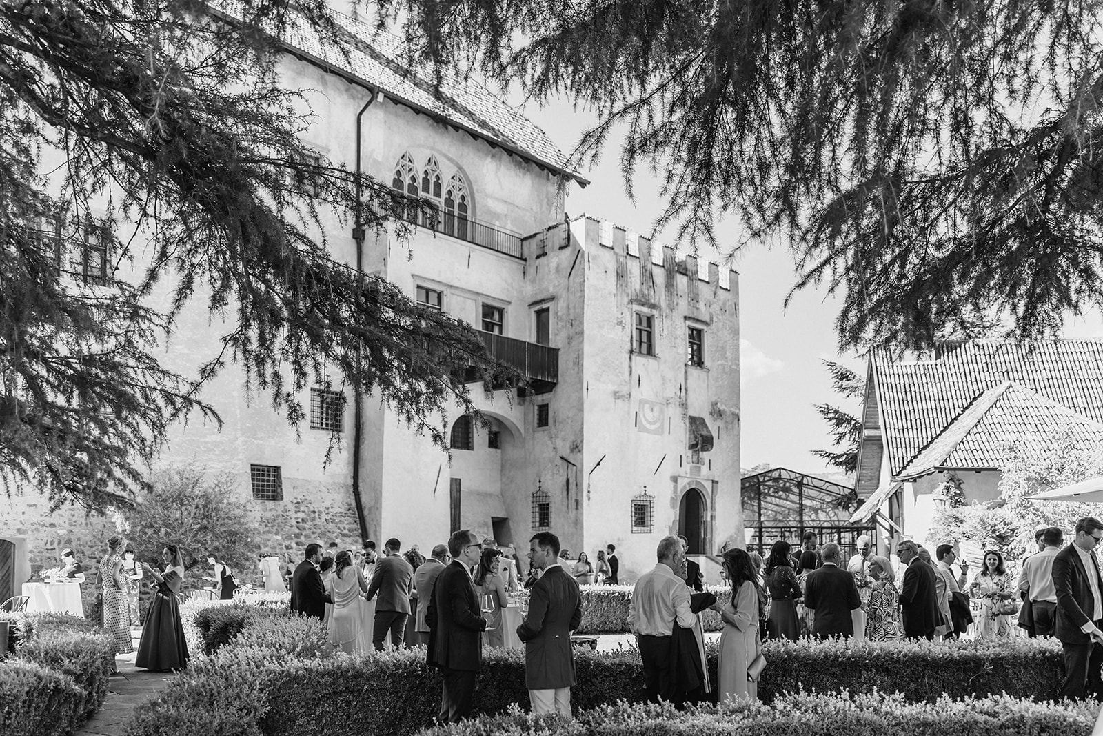 Gli ospiti nel giardino di Schloss Freudenstein