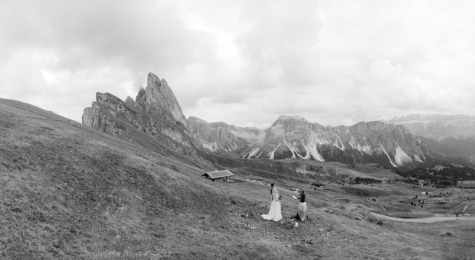 La cerimonia simbolica di Tiago e Lindsey sul Seceda